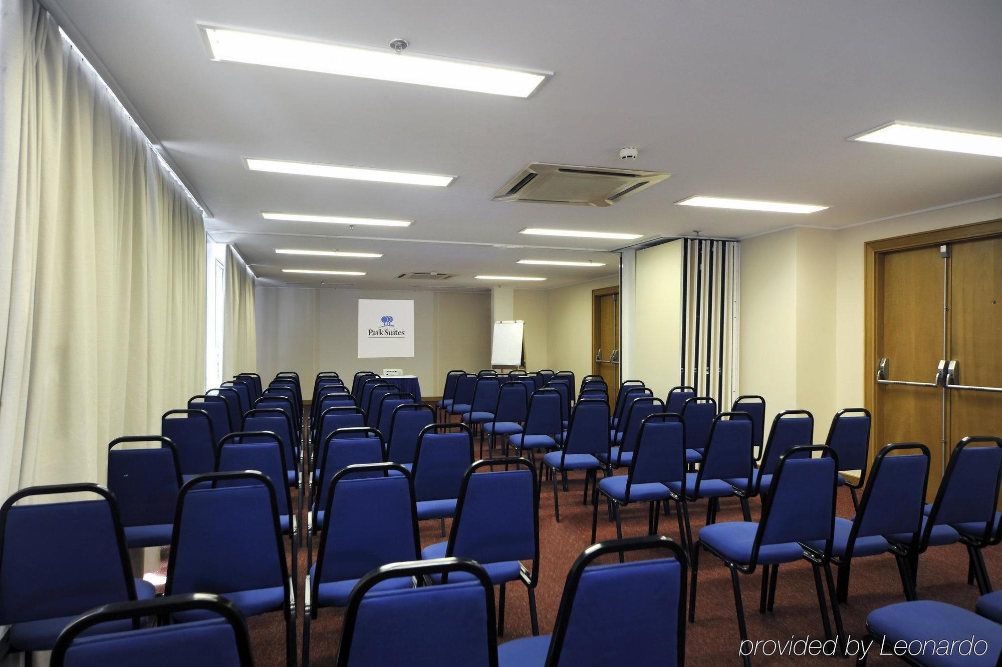 Wyndham Garden Manaus Hotel Бизнес снимка